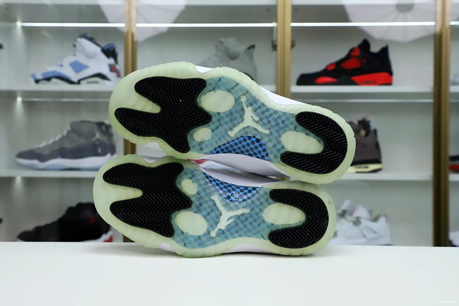 AIR LEGEND Kimikick JORDAN BLUE LOW 11 RETRO 0811